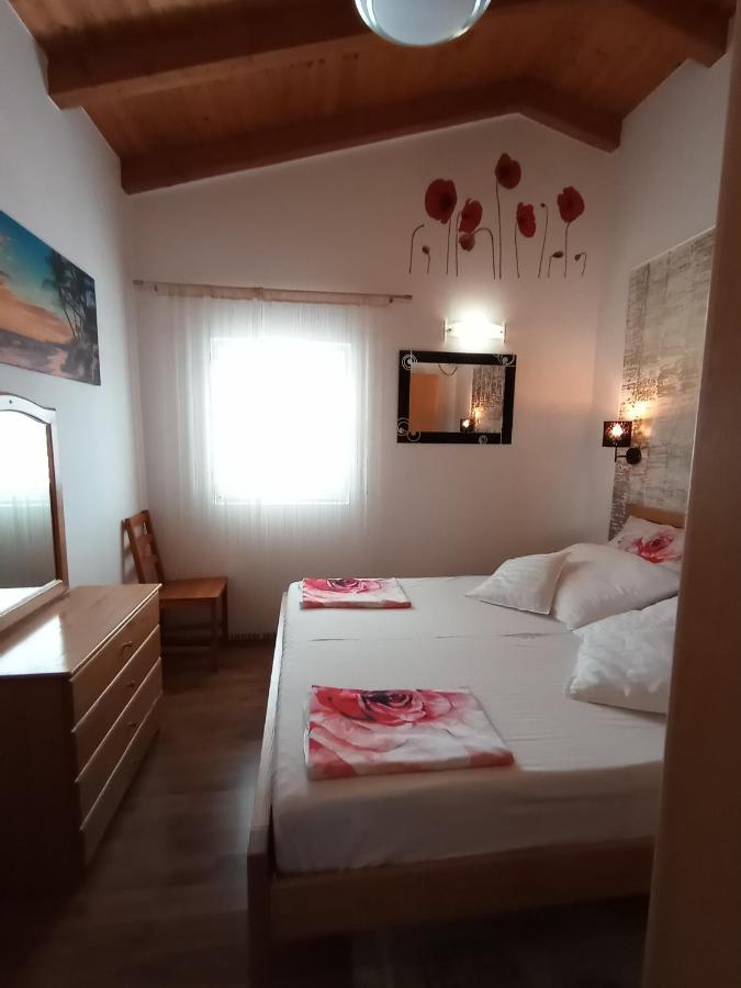 Apartments 2 Ivankovic สตารีกราด ภายนอก รูปภาพ